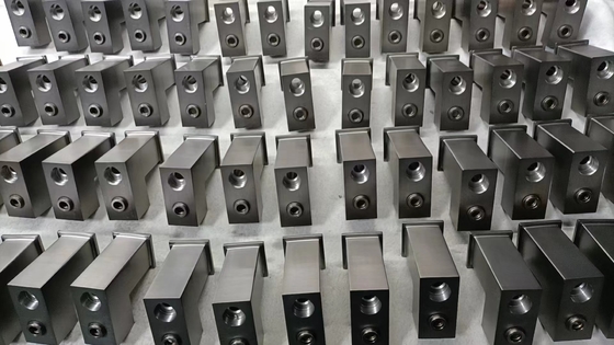 Large Capacity Plastic Cosmetic Cap Vacuum Metalizing Equipment